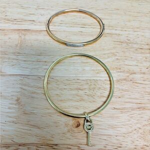Gold Bangle Bracelet Set with Key Charm